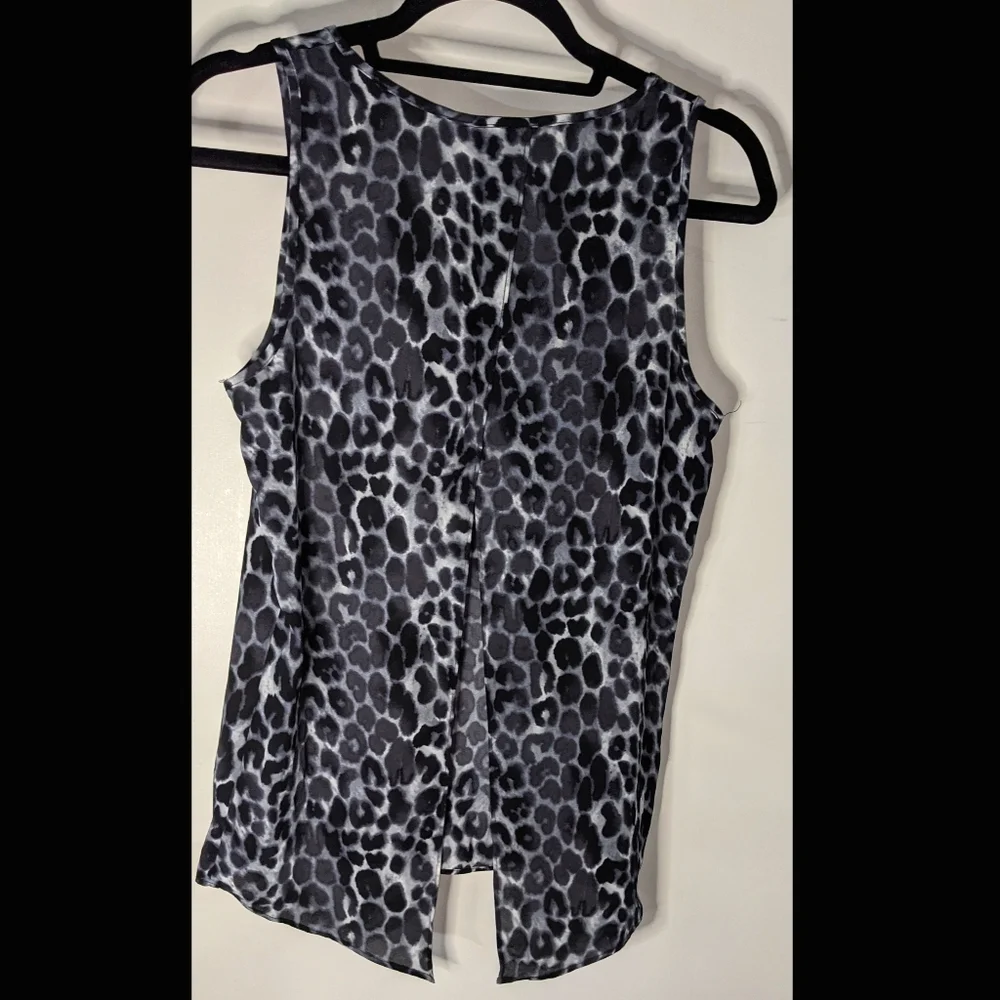 Express Split Back Tank - Picture 2 of 2